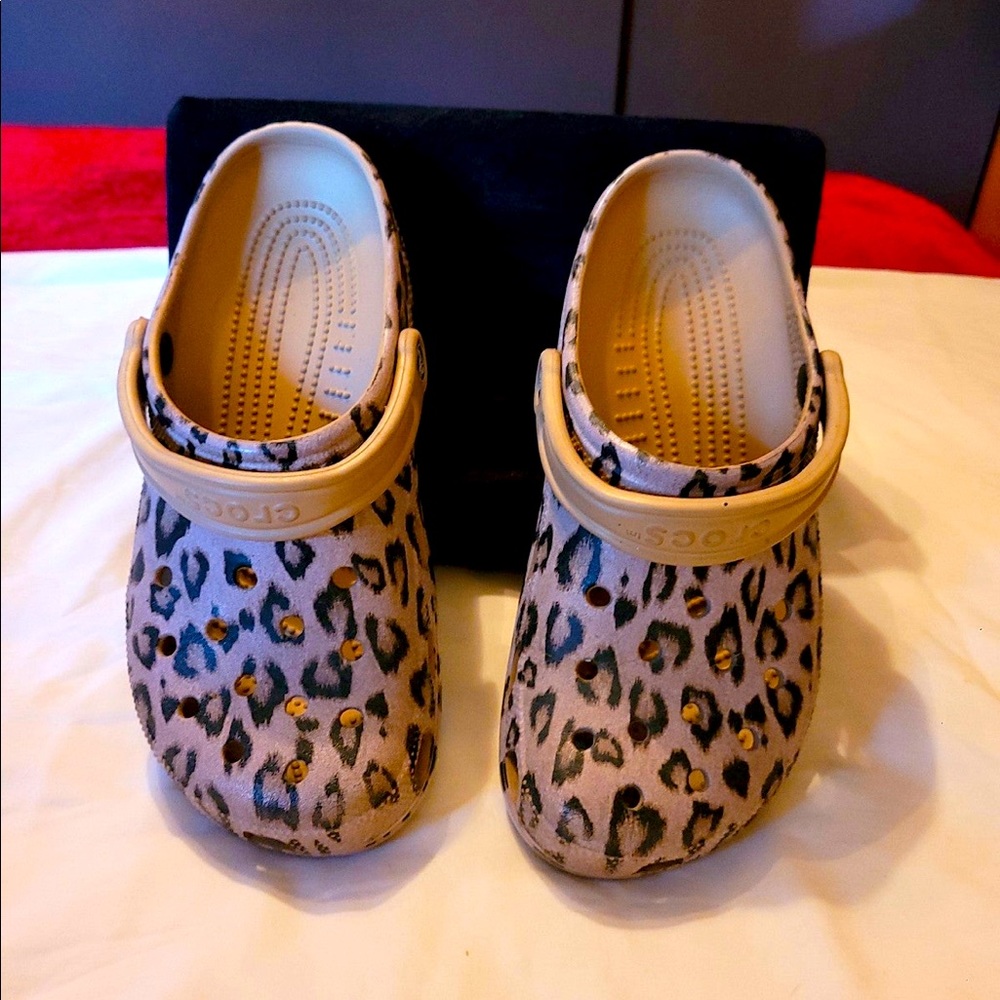 Crocs Leopard W10